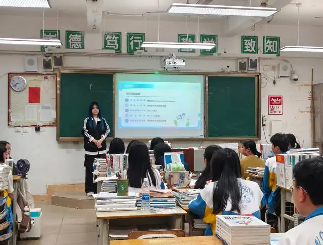 我為我的大學(xué)代言丨雁歸椰島傳薪火 青春代言引才來