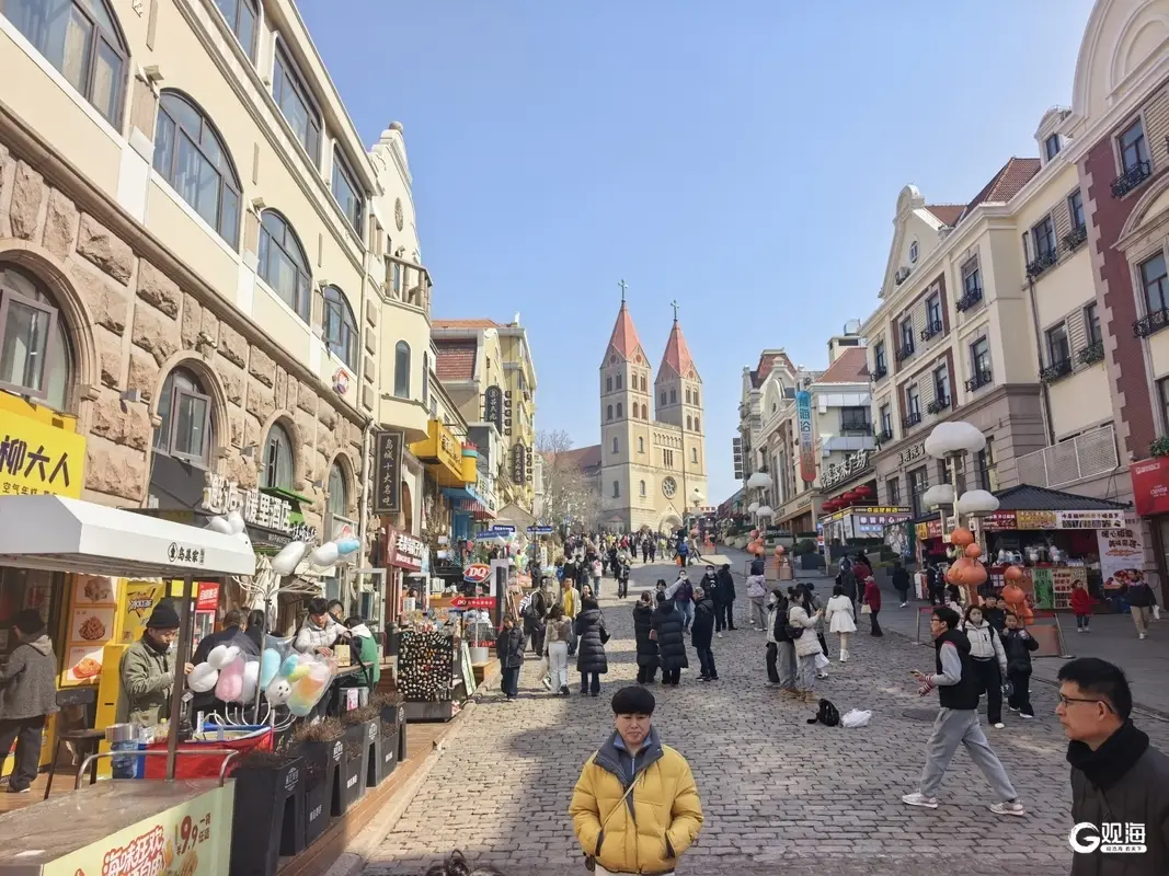 春節(jié)假期過(guò)后，青島老城文化旅游區(qū)依然“人從眾”