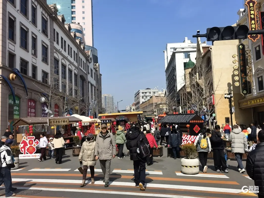 春節(jié)假期過(guò)后，青島老城文化旅游區(qū)依然“人從眾”