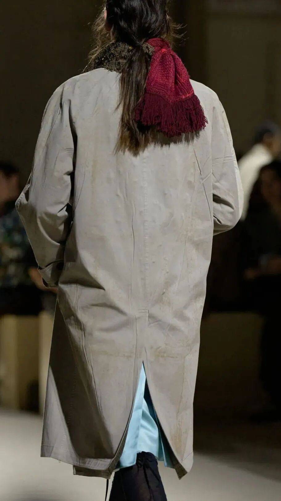 十五位女性，六十套造型，Prada 如何理解穿著