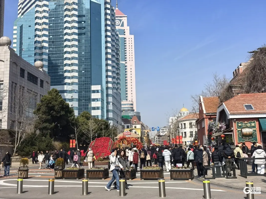 春節(jié)假期過(guò)后，青島老城文化旅游區(qū)依然“人從眾”