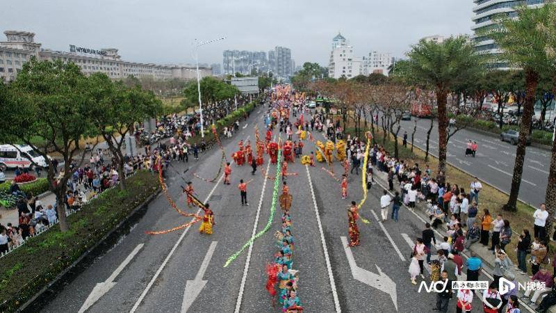 馬年新韻：肇慶廣府廟會(huì)非遺巡游啟幕，AI科技潮范鬧元宵
