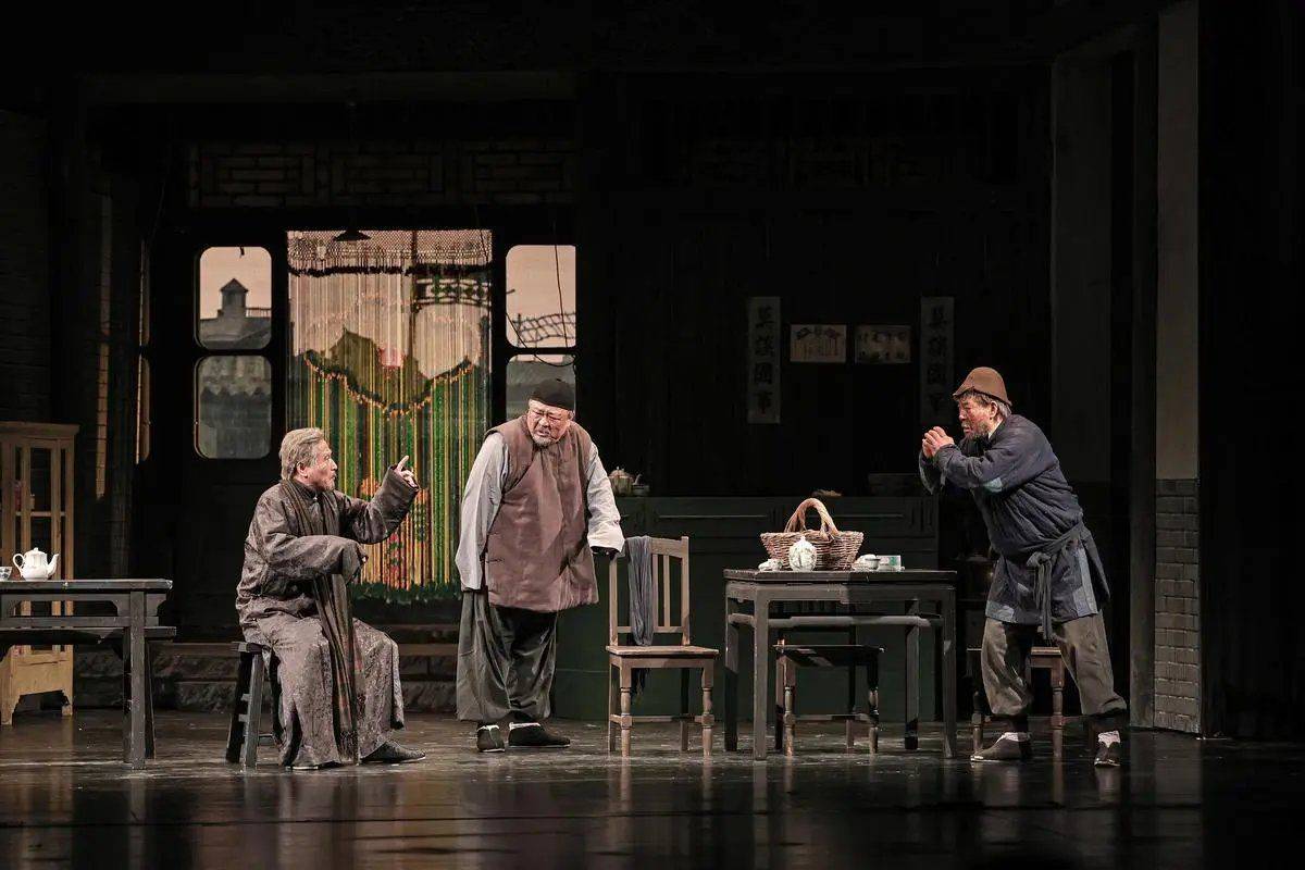 原創(chuàng)戲劇與現(xiàn)實(shí)的對(duì)照