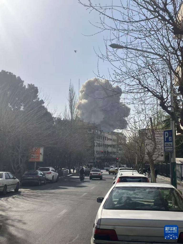 伊朗德黑蘭大學(xué)附近襲擊現(xiàn)場(chǎng)