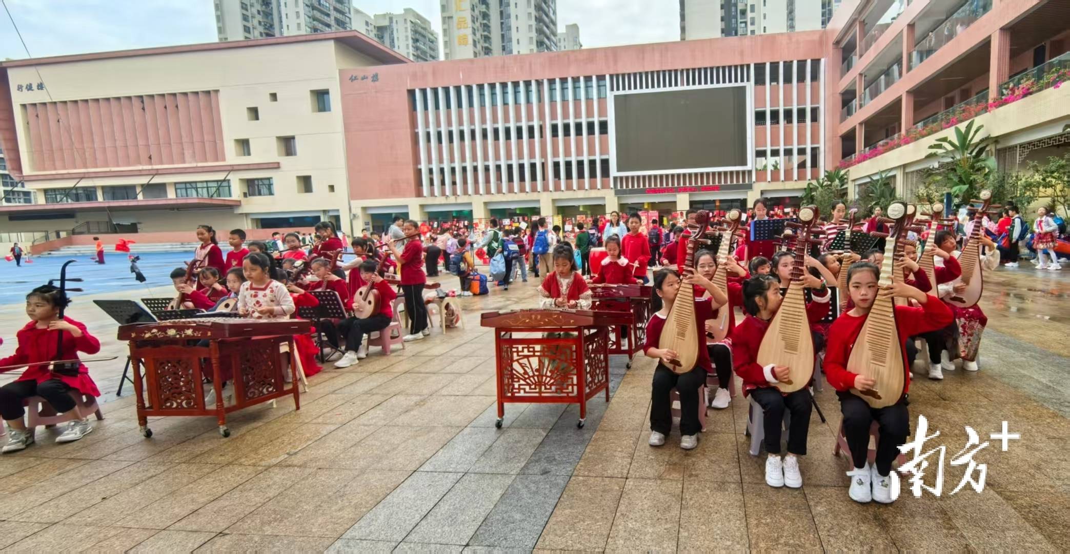 圖集｜擊鼓明志、揮春集?！猩绞邢闵叫W(xué)花樣開學(xué)