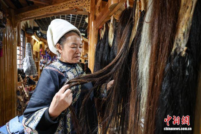 （新春走基層）探訪中國刺繡的“活化石”——水族馬尾繡制作技藝