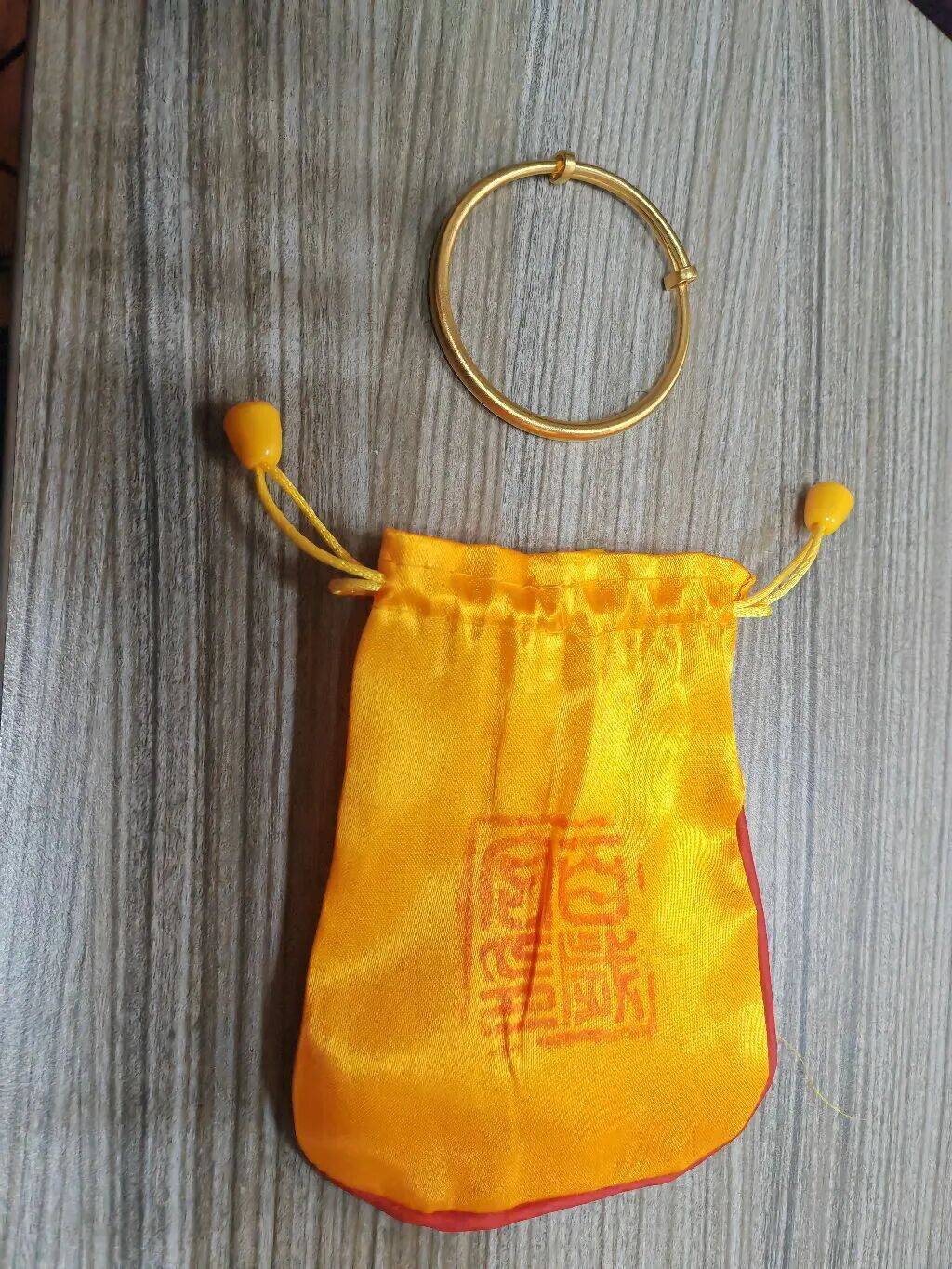 女子報警：36克金手鐲變輕了！戲劇性結果出現(xiàn)...