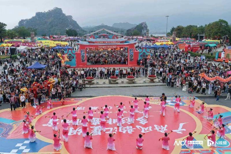 馬年新韻：肇慶廣府廟會(huì)非遺巡游啟幕，AI科技潮范鬧元宵