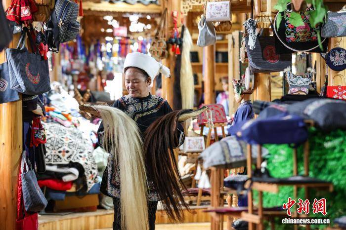 （新春走基層）探訪中國刺繡的“活化石”——水族馬尾繡制作技藝