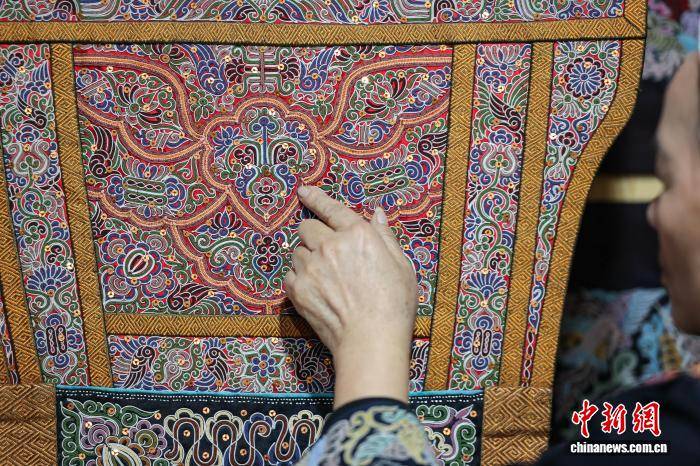 （新春走基層）探訪中國刺繡的“活化石”——水族馬尾繡制作技藝