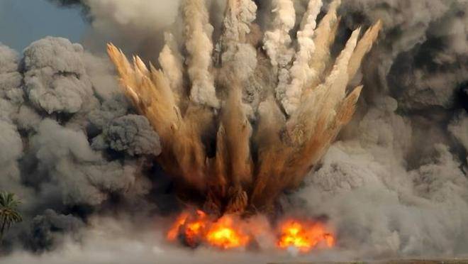 原創(chuàng)美以導(dǎo)彈突襲伊朗女子小學(xué)，51人遇難60人受傷，現(xiàn)場(chǎng)慘不忍睹