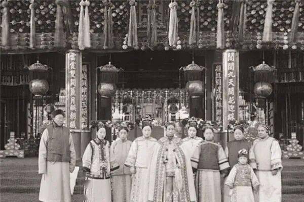 慈禧太后“真實照片”被美國博物館收藏至今，這才是她真正的樣子