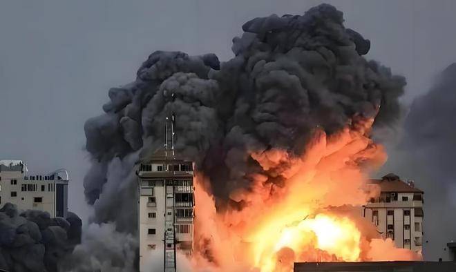 原創(chuàng)美以導(dǎo)彈突襲伊朗女子小學(xué)，51人遇難60人受傷，現(xiàn)場慘不忍睹