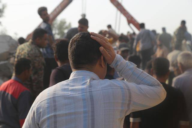 鏡頭直擊丨遭襲擊的伊朗米納卜市小學(xué)