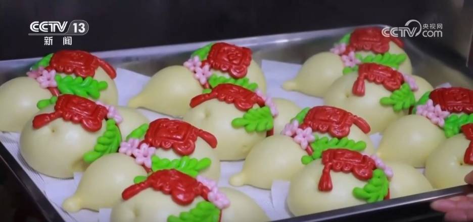 指尖技藝“蒸”出紅火年味 特色美食撬動鄉(xiāng)村振興大產(chǎn)業(yè)