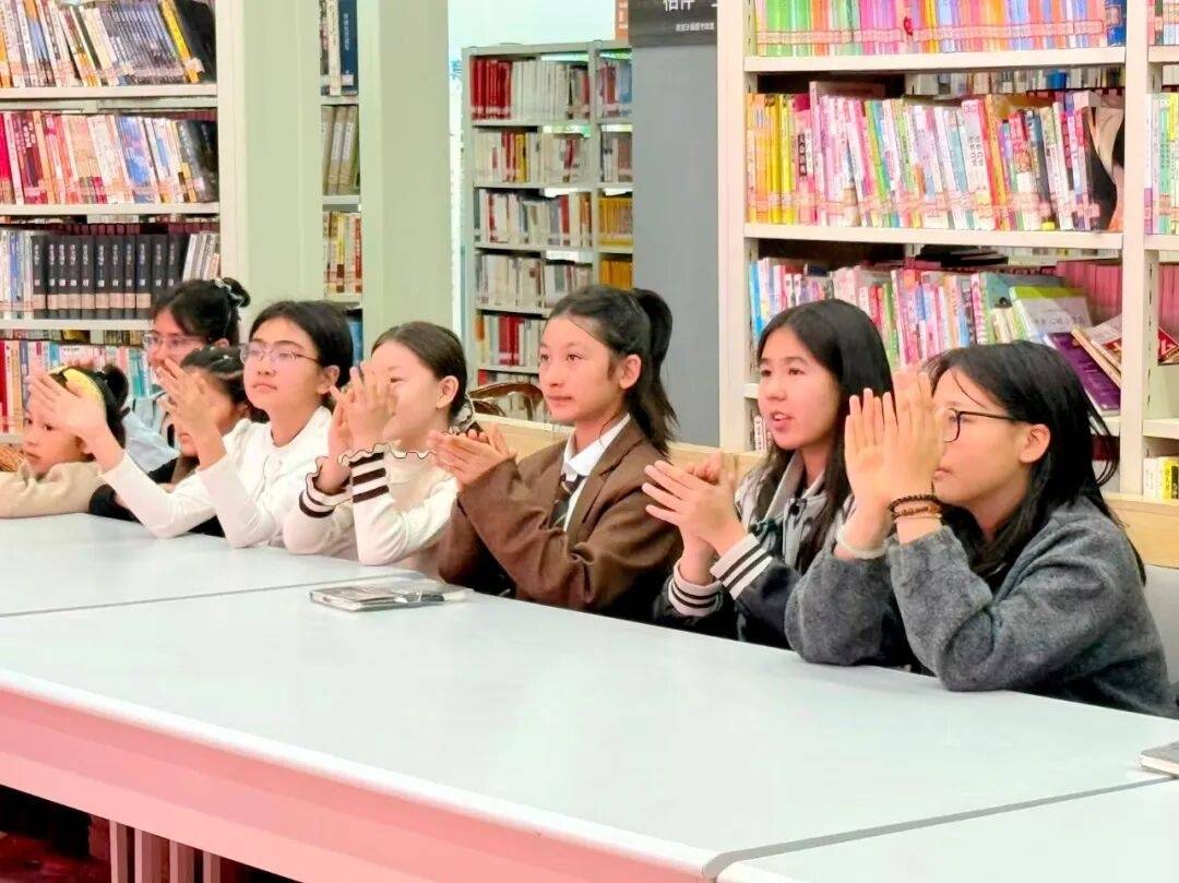 元宵遇書香！英吉沙圖書館里過元宵 書香燈影共繪文化年