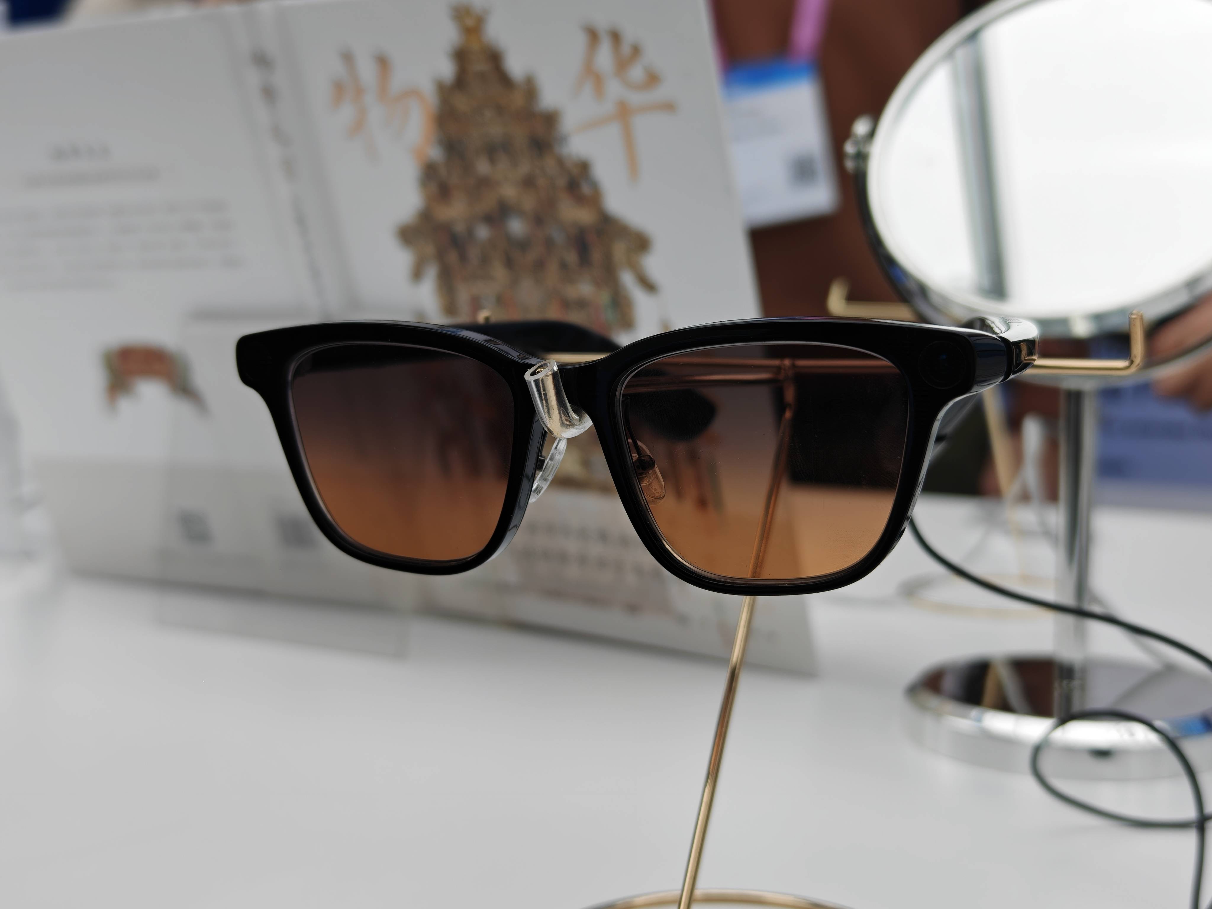 千問眼鏡MWC首秀！能辦事的AI終于“上臉”了