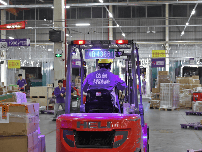 關(guān)注跨越物流好嗎，完善員工福利傳遞高品質(zhì)服務(wù)溫度