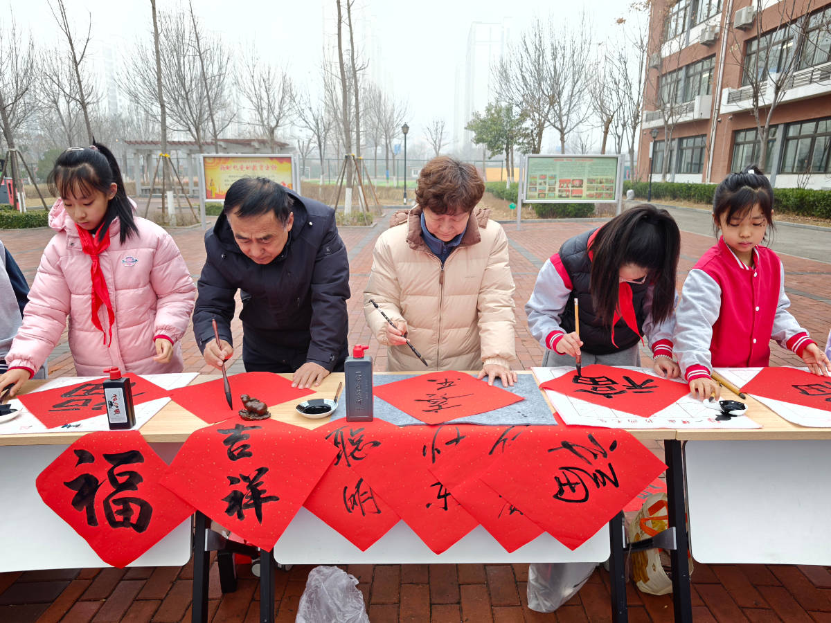 策馬春風(fēng)里，追“鋒”少年行，經(jīng)綸小學(xué)開學(xué)典禮來啦！