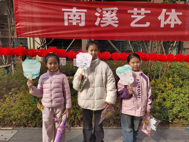 鄭州這所小學(xué)將開學(xué)前的收心會開在了社區(qū)里……