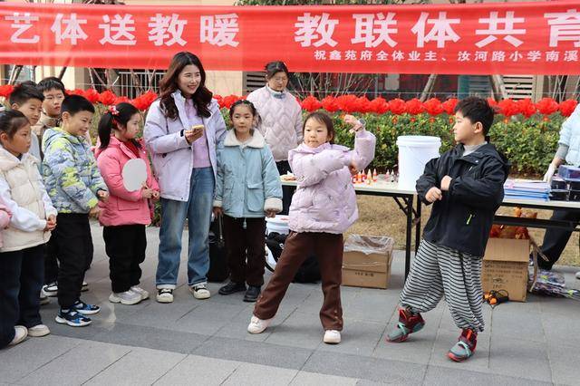 鄭州這所小學(xué)將開學(xué)前的收心會開在了社區(qū)里……