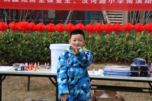 鄭州這所小學(xué)將開學(xué)前的收心會開在了社區(qū)里……