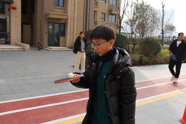 鄭州這所小學(xué)將開學(xué)前的收心會開在了社區(qū)里……