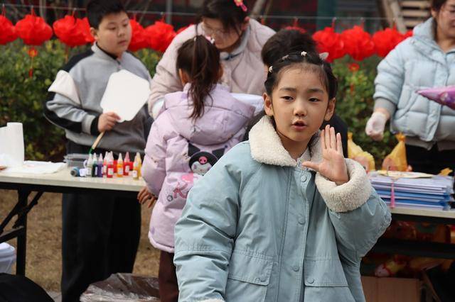 鄭州這所小學(xué)將開學(xué)前的收心會開在了社區(qū)里……