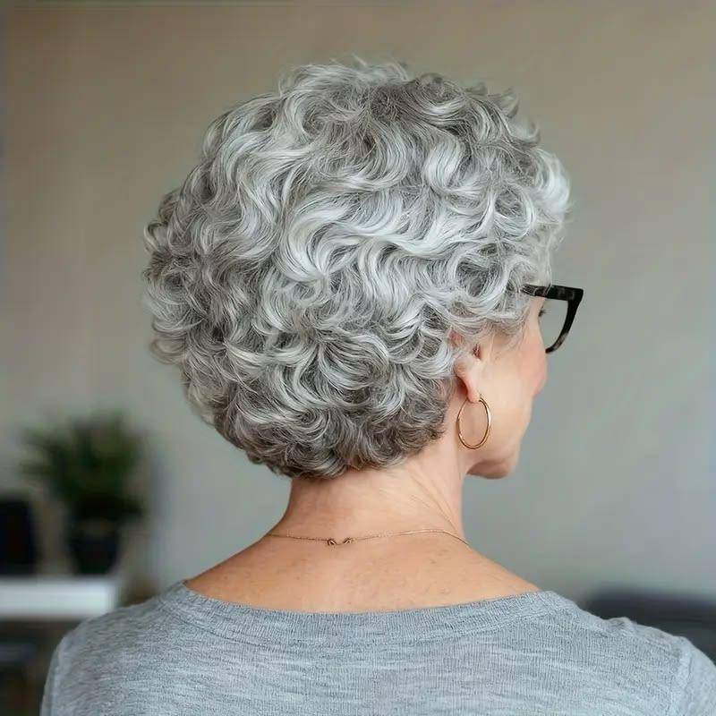 銀發(fā)新章：解鎖成熟女性的短發(fā)美學