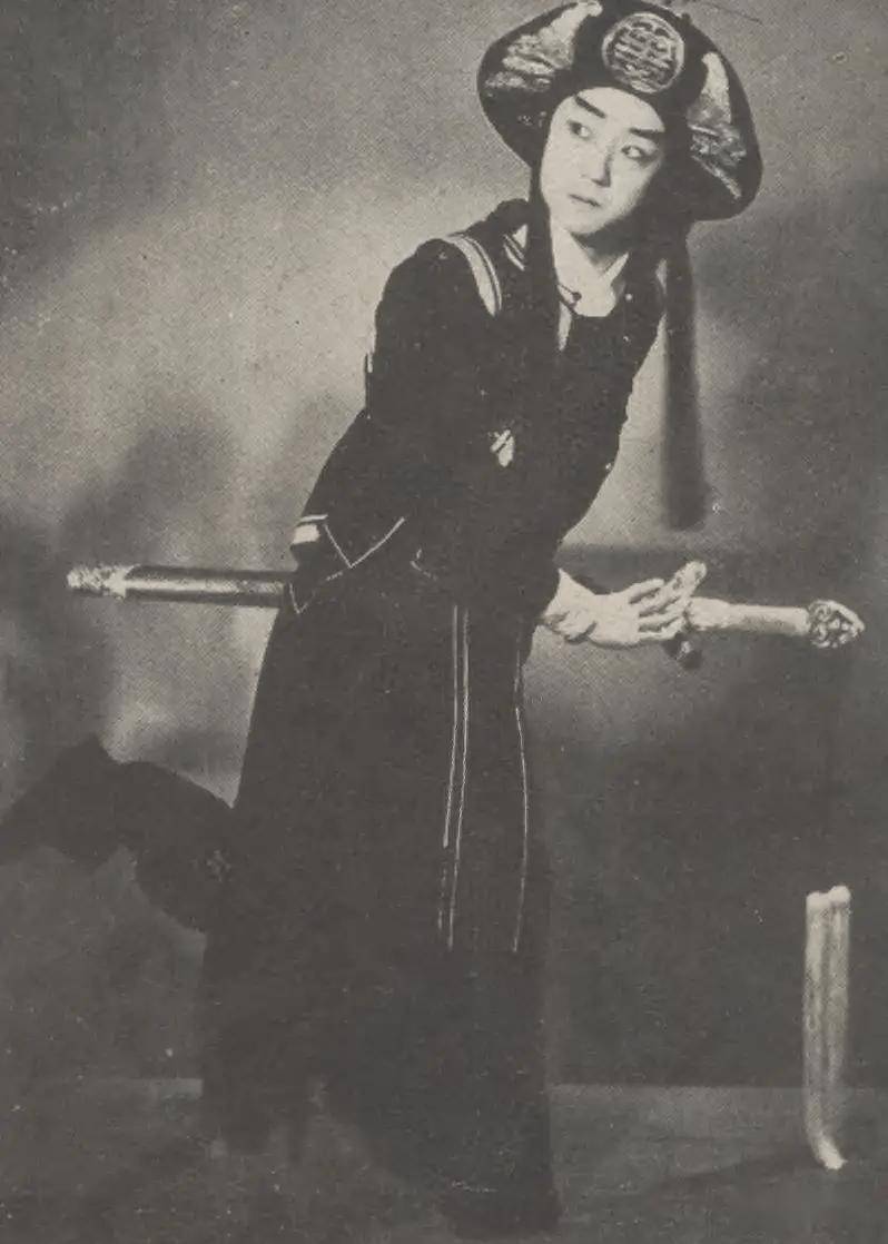 李萬春：川島芳子對(duì)戲劇界的敲詐勒索