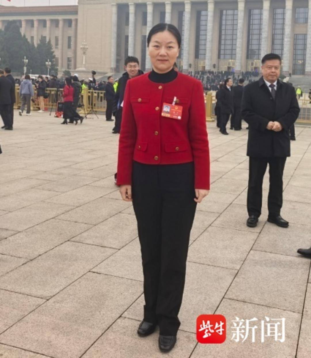 魏巧代表：大學(xué)低年級(jí)建議開設(shè)“人口國情與情感認(rèn)知”課，記1-2學(xué)分