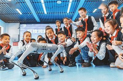 政府工作報告中的10大教育關(guān)鍵詞，教育工作者這樣熱議