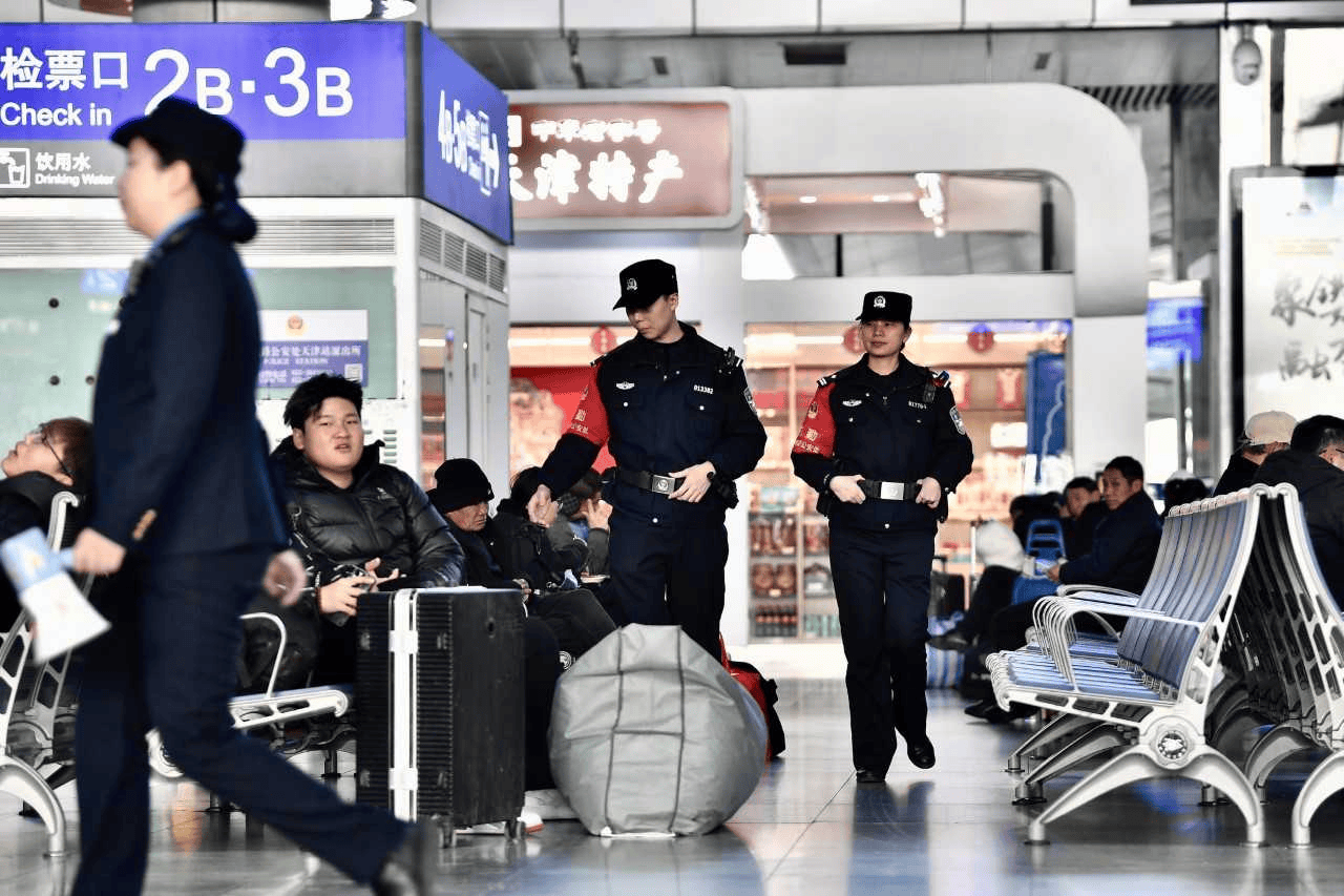 天津站派出所快速幫旅客找回丟失平板電腦