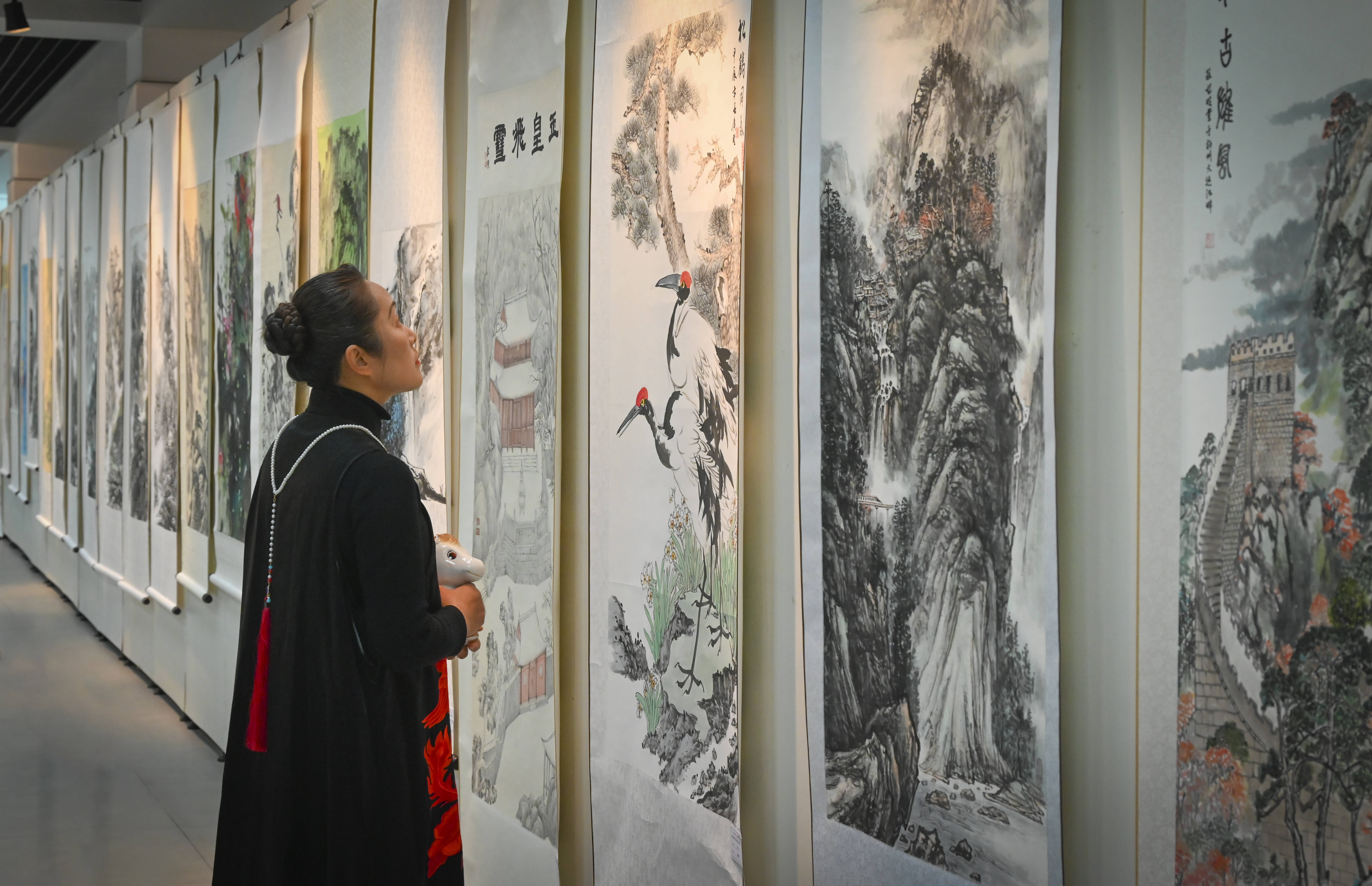 原創(chuàng)[文化揚州]歡天喜地迎馬年！當刺繡華服邂逅非遺與書畫