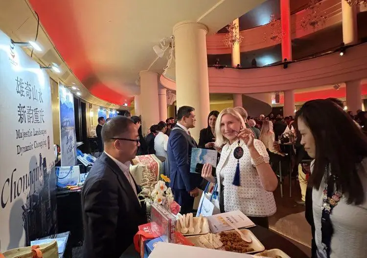 溫泉、“渝味360碗”……重慶美食美景亮相全球最大旅游專業(yè)展會