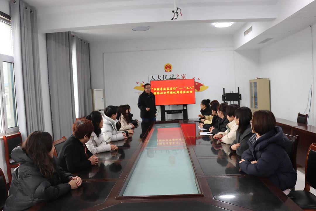 沾化區(qū)黃升鎮(zhèn)開(kāi)展“三八”婦女維權(quán)周法律宣講 以法護(hù)“她”前行