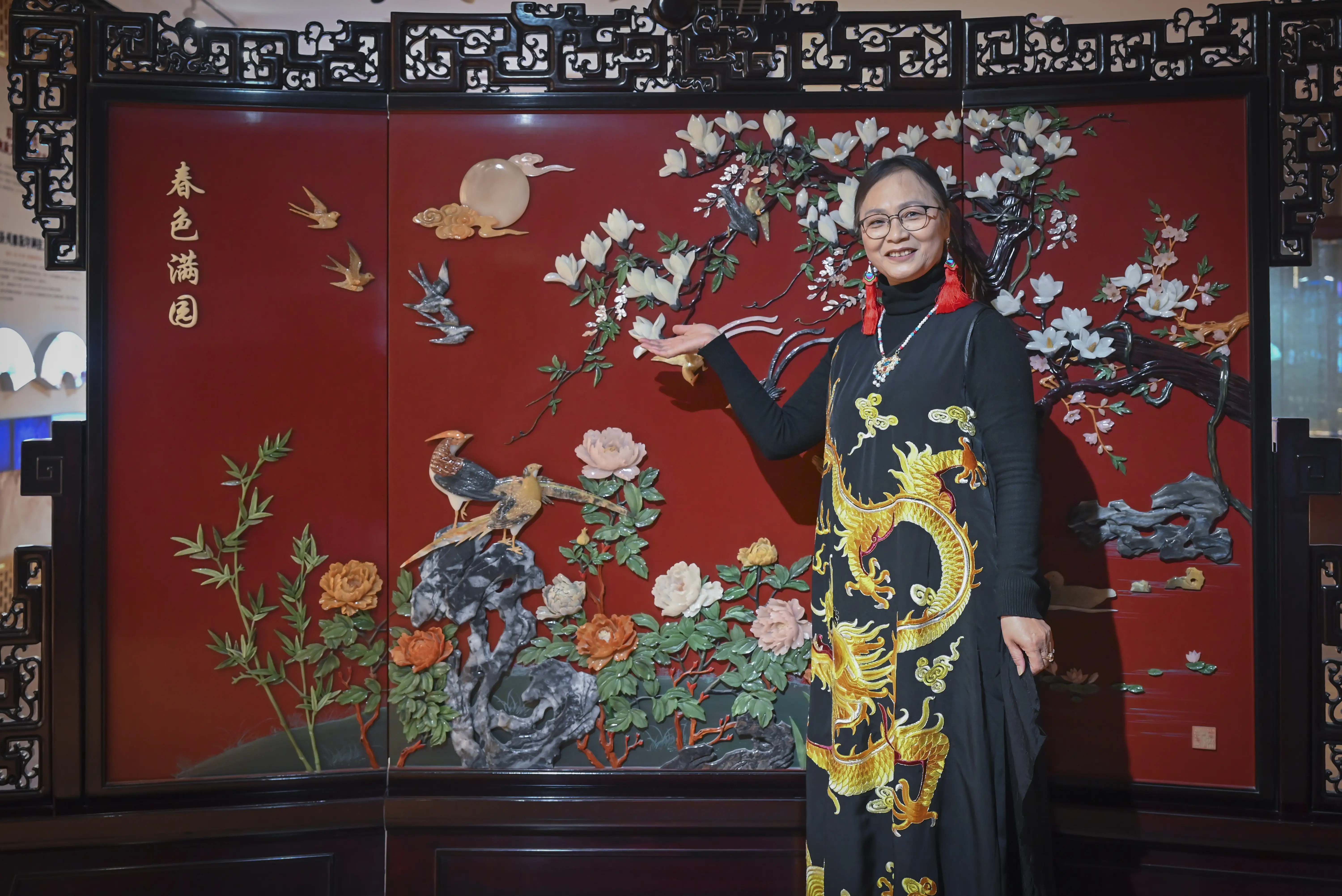 原創(chuàng)[文化揚州]歡天喜地迎馬年！當刺繡華服邂逅非遺與書畫