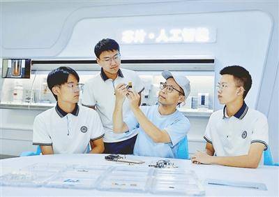 政府工作報告中的10大教育關(guān)鍵詞，教育工作者這樣熱議