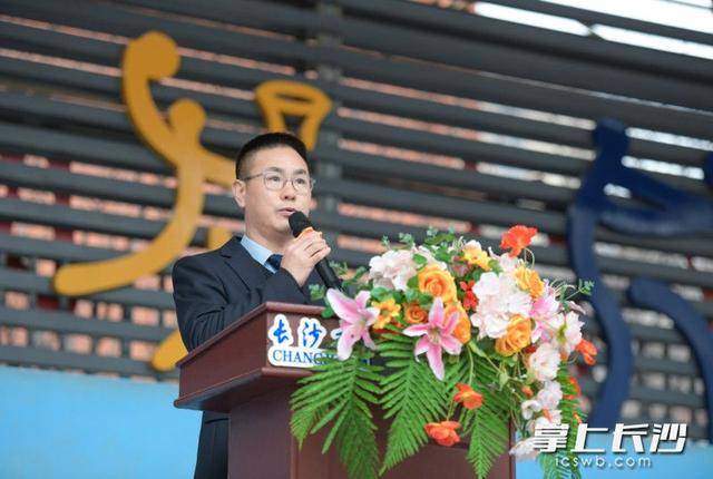 原創(chuàng)長郡梅溪湖中學(xué)校長何?。簾o健康不成長丨開學(xué)第一講