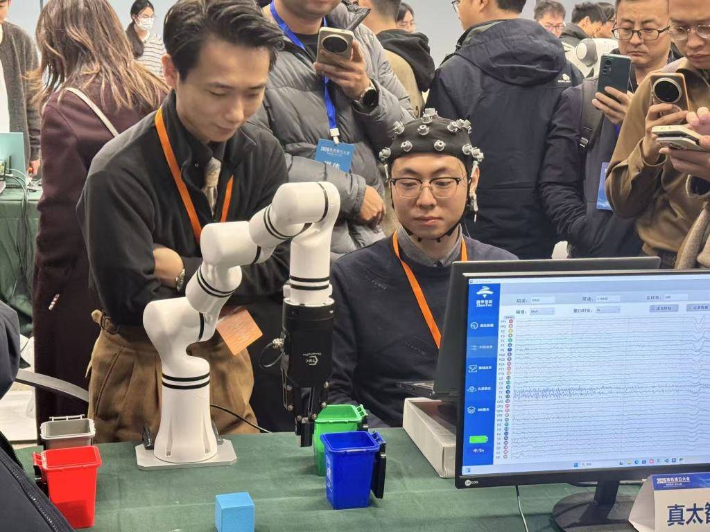 申觀兩會｜科技成果從“書架”到“貨架”，當是一路坦途