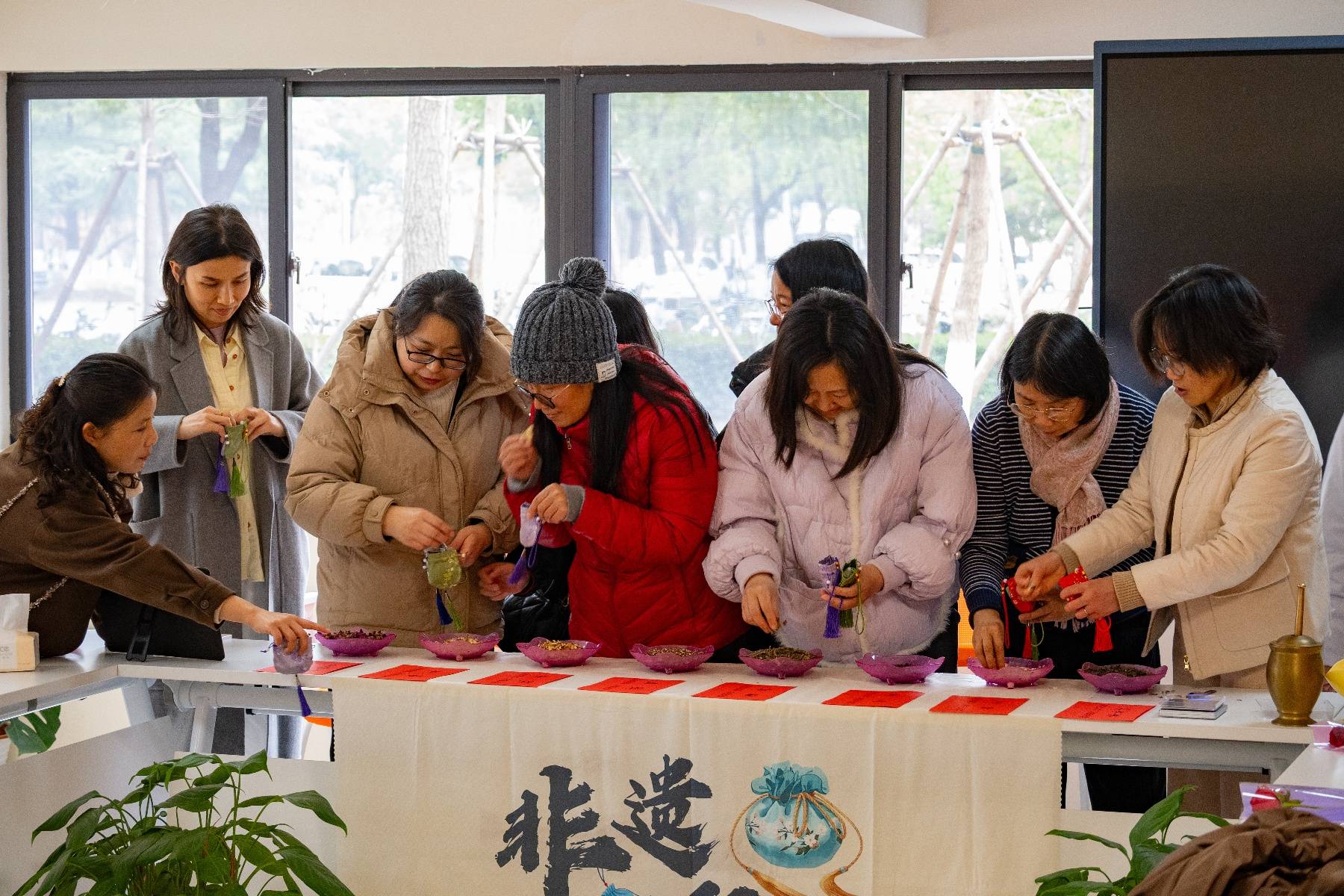 中南民族大學(xué)開展“三八”國際婦女節(jié)系列特色體驗(yàn)活動(dòng)