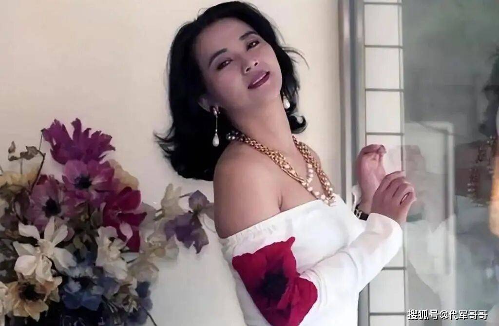 原創(chuàng)67歲胡慧中近況曝光！變賣房產(chǎn)救老公出獄，如今200斤女兒讓她牽掛