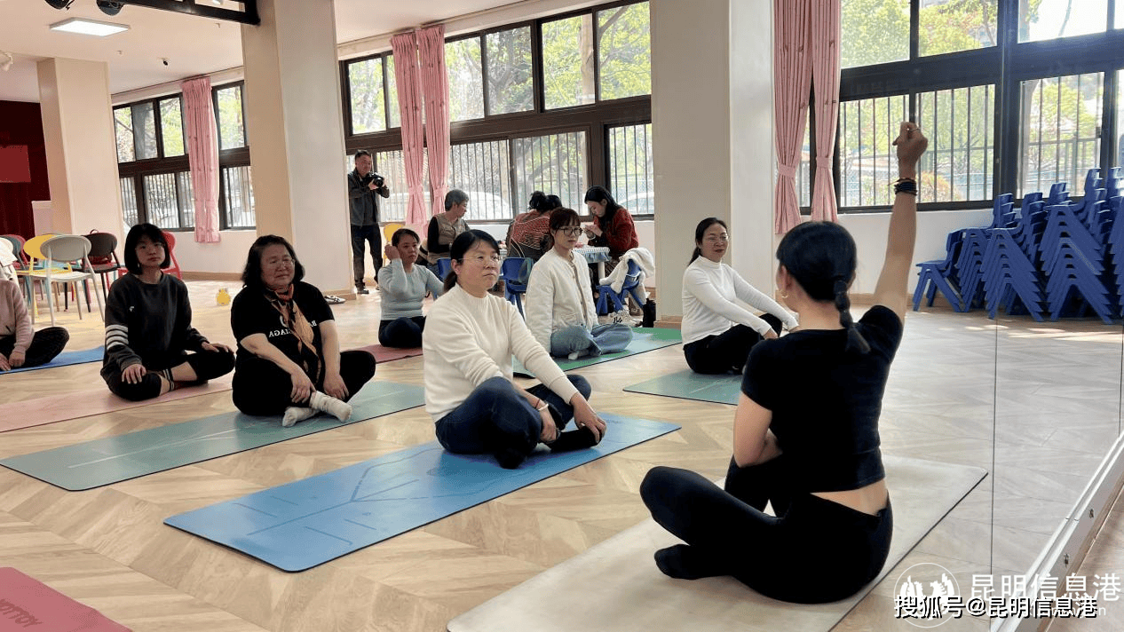 凝聚巾幗力量 譜寫(xiě)時(shí)代華章 新迎中學(xué)舉行“三八”國(guó)際婦女節(jié)慶?；顒?dòng)