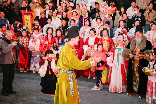 成都Top1，95后、00后女性最愛城市排名公布