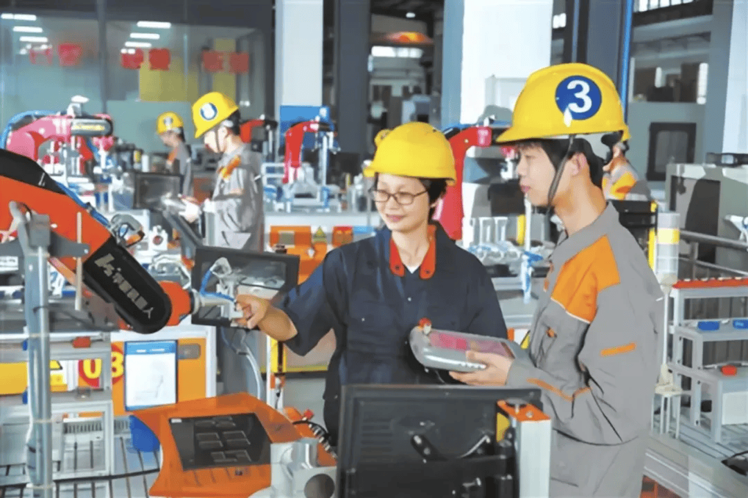 原創(chuàng)兩會釋放一個關鍵信息：職業(yè)教育正從“教育問題”，變成“就業(yè)問題”