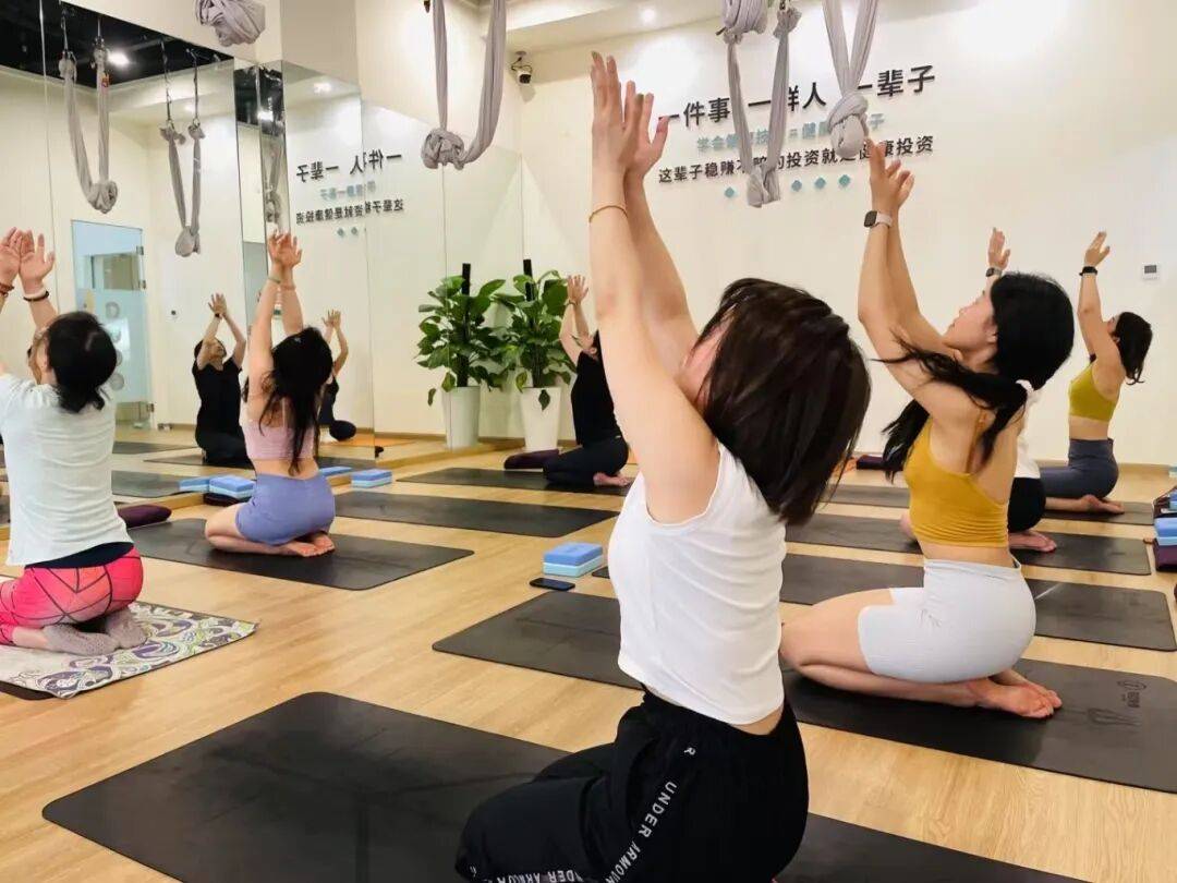 成都夜校即將開班，3月多區(qū)課程上新！舞蹈、配音、攝影、瑜伽、咖啡、化妝、羽毛球、八段錦…