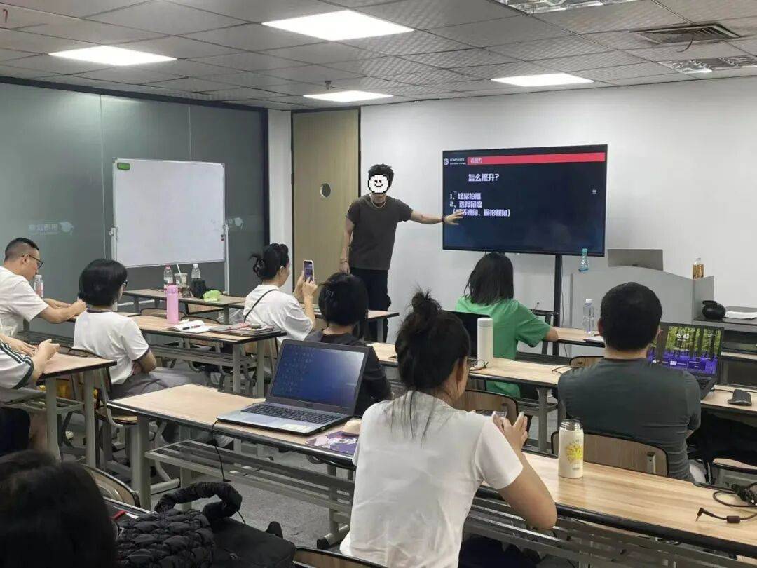 成都夜校即將開班，3月多區(qū)課程上新！舞蹈、配音、攝影、瑜伽、咖啡、化妝、羽毛球、八段錦…