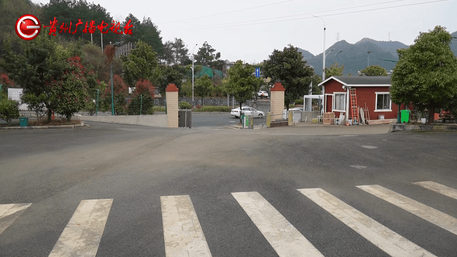 交3000元報(bào)名學(xué)車，兩年后回來(lái)駕校“蒸發(fā)”！貴陽(yáng)一男子懵了：場(chǎng)地還在人卻沒了，學(xué)費(fèi)該咋辦……