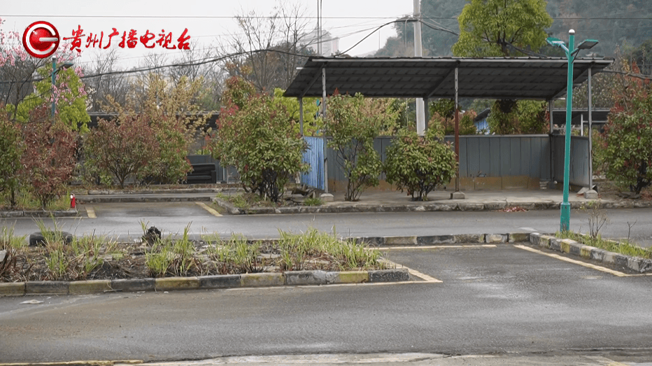 交3000元報(bào)名學(xué)車，兩年后回來(lái)駕?！罢舭l(fā)”！貴陽(yáng)一男子懵了：場(chǎng)地還在人卻沒了，學(xué)費(fèi)該咋辦……