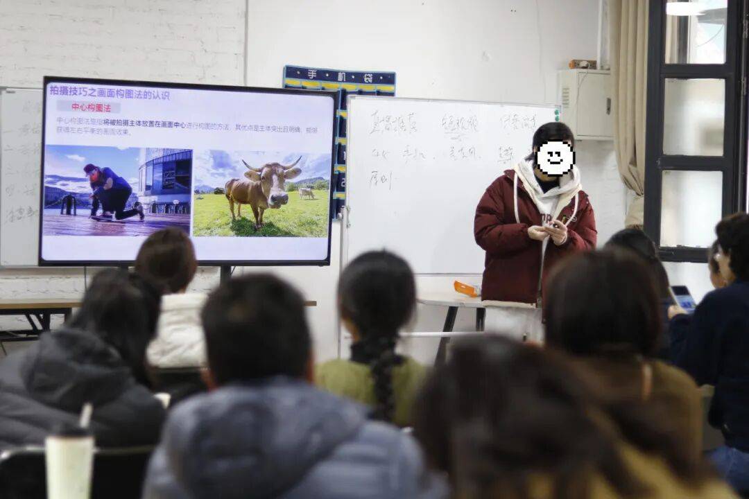 成都夜校即將開班，3月多區(qū)課程上新！舞蹈、配音、攝影、瑜伽、咖啡、化妝、羽毛球、八段錦…